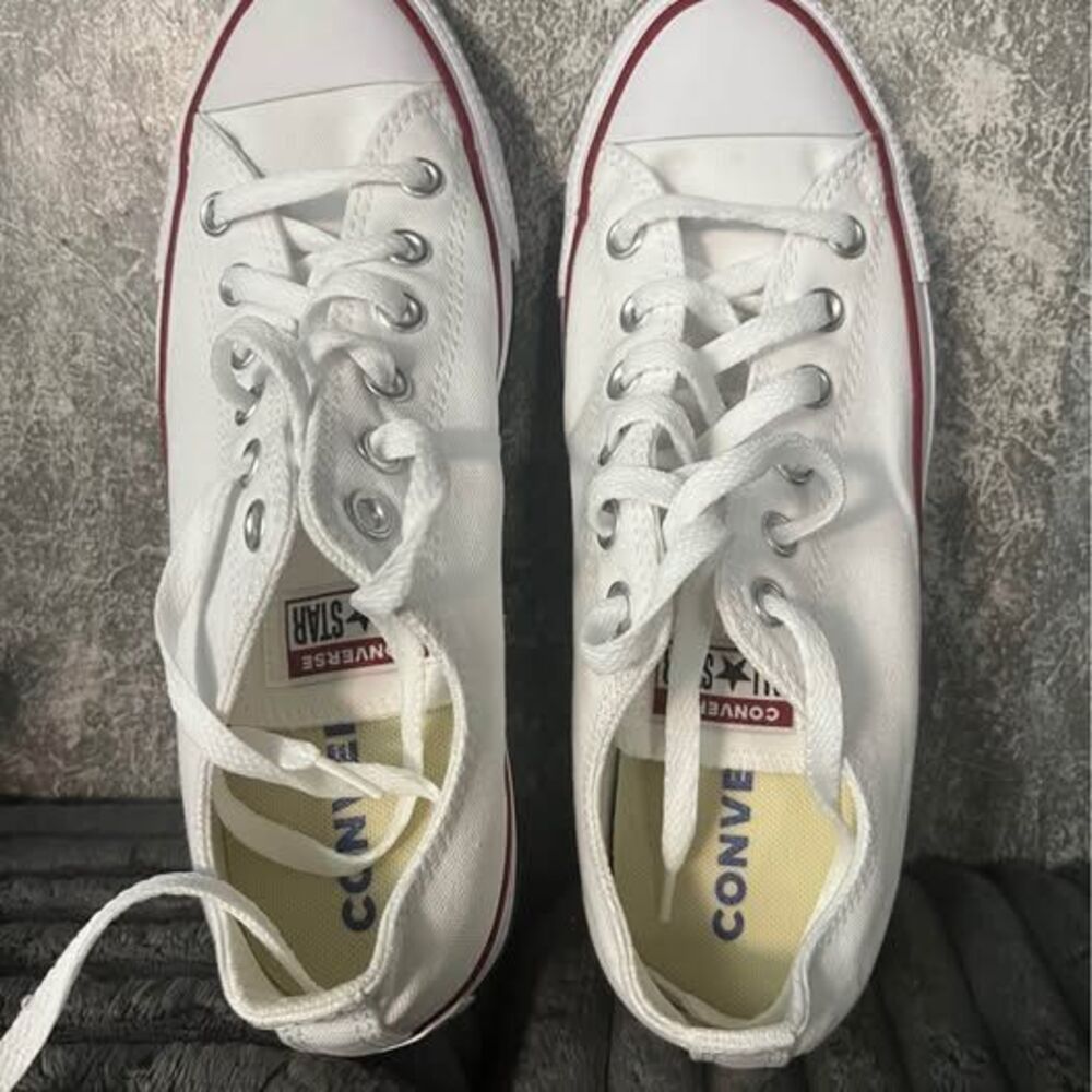 Converse Chuck Taylor All Star Low Top Shoes Mens 7 women’s 9 new white